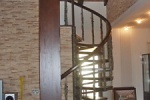 Почему популярны кованые лестницы