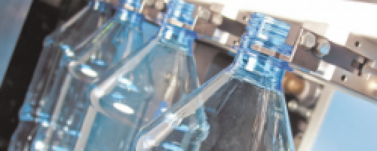 Как происходит производство пластиковых бутылок?