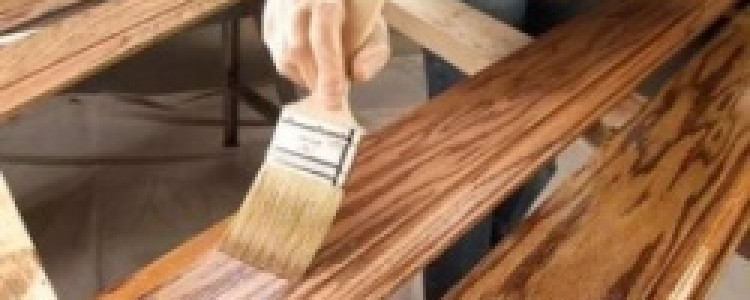 Как грамотно выбрать лак для деревянных поверхностей?