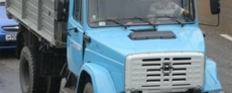 Идеальный автомобиль для грузоперевозок — грузовик ЗИЛ.